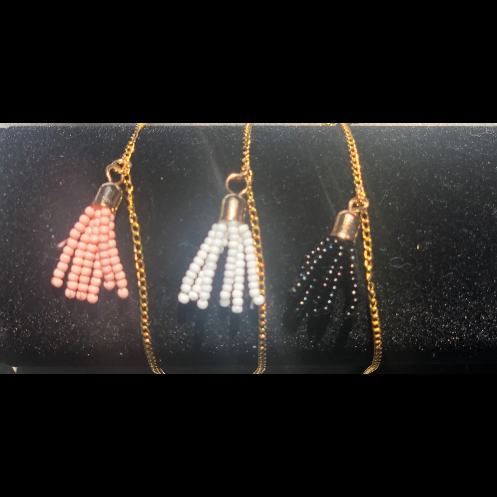 Tassel Anklet 🤍🖤💗